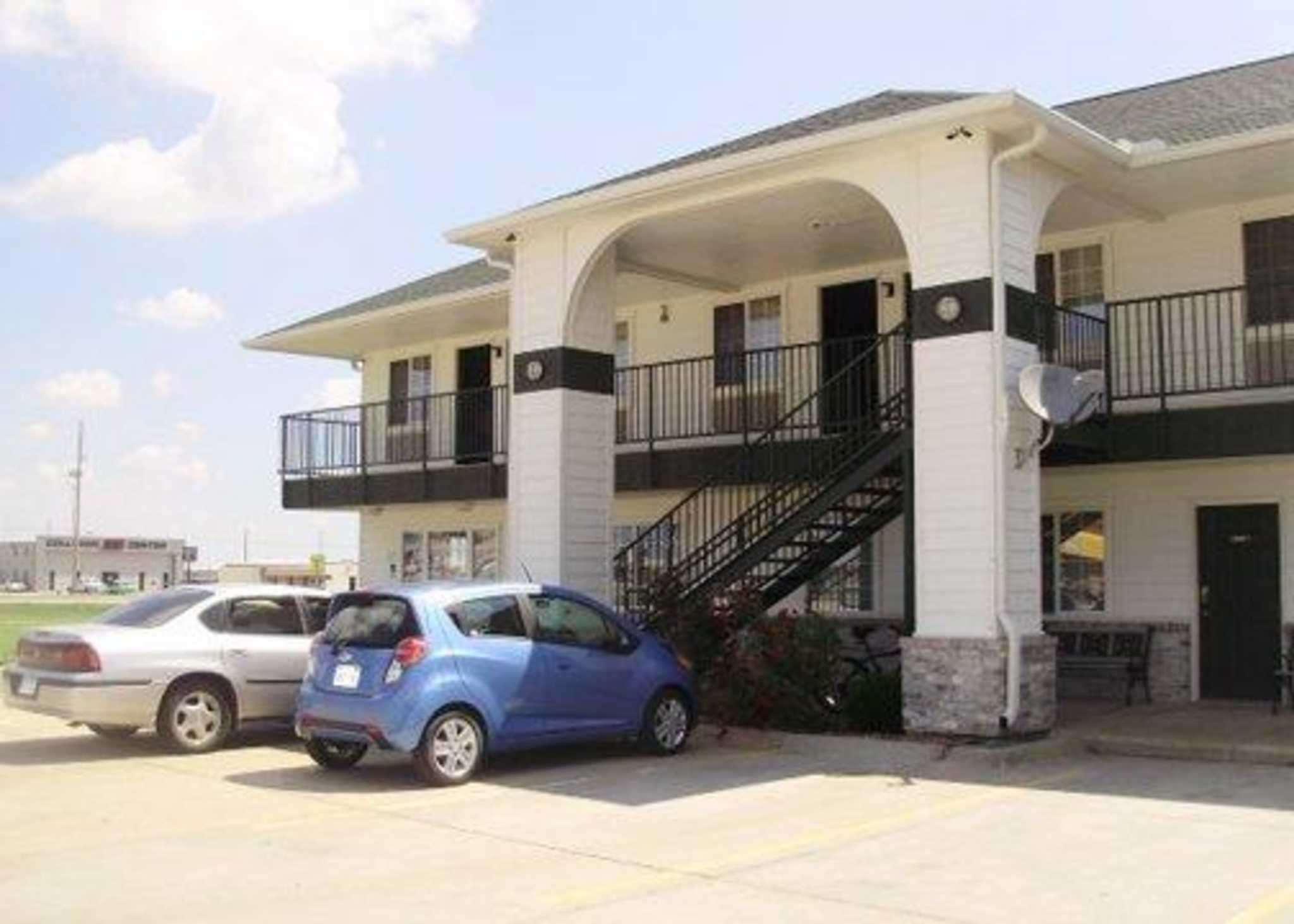 Rodeway Inn Goddard Exterior foto