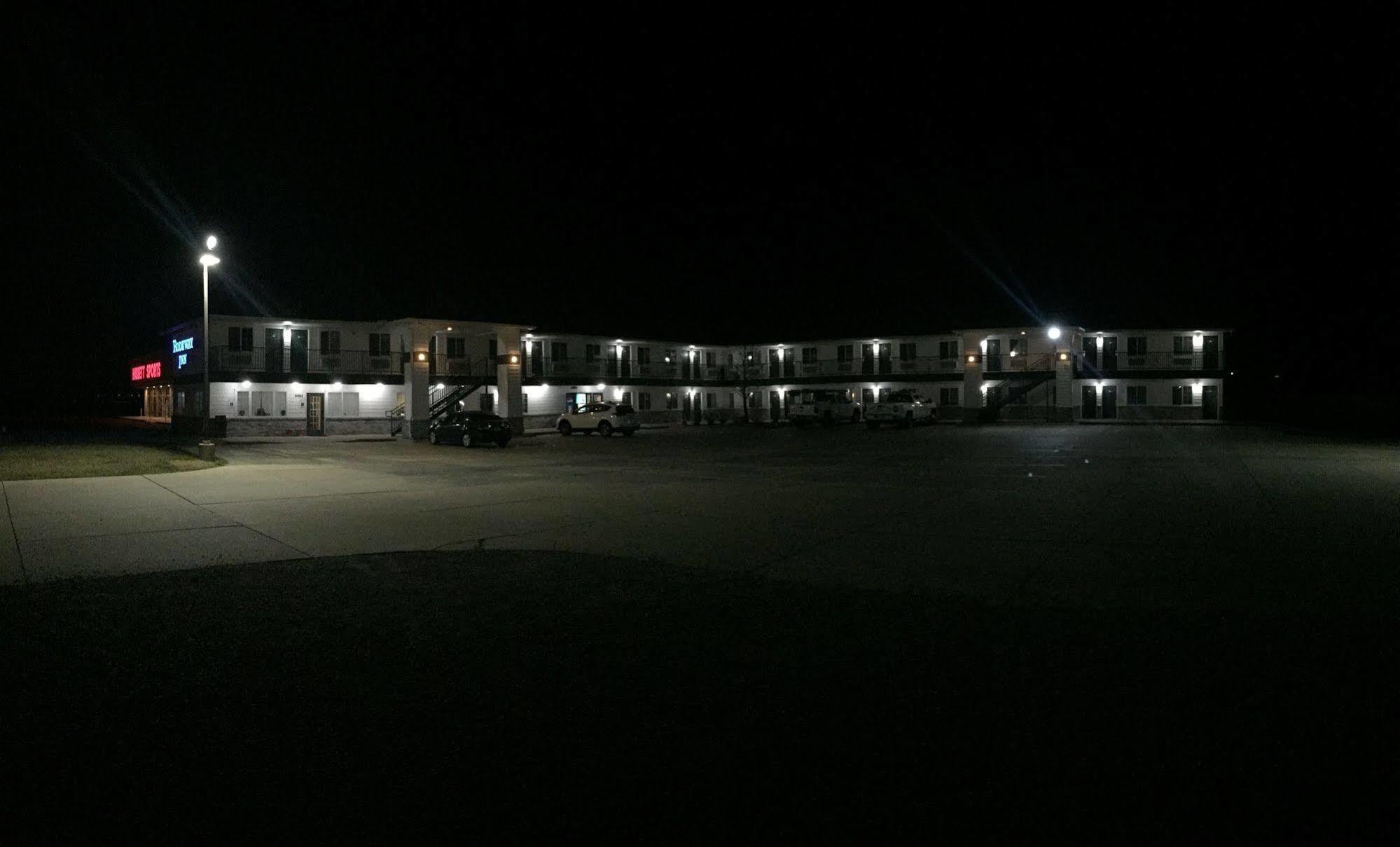 Rodeway Inn Goddard Exterior foto